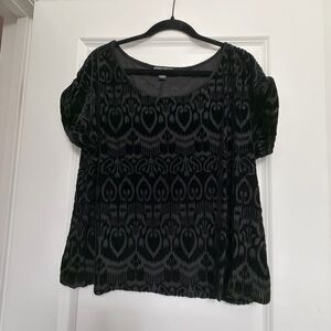 Forever 21 Black and Gray Patterned Blouse